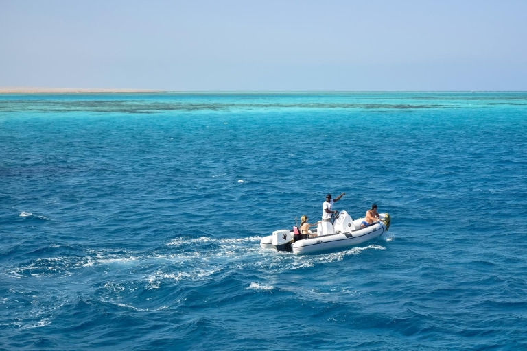 Sharm El Sheikh: Parasailing i snorkeling z łodzią motorową