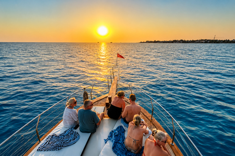 Side: Day or Sunset Boat Cruise with Lunch & Swim Stops Sunset Tour