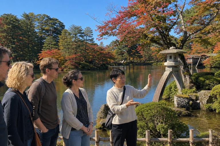 Kanazawa: Kenrokuen Autumn Colors & Castle Walk Early Bird 20% Off – Limited Autumn Offer
