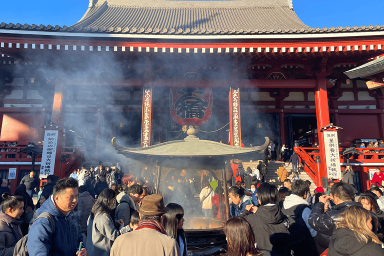 Tokyo: Asakusa Temple & Shrine Walking Tour with Local Guide Tokyo: Asakusa Guided Walking Tour Visiting Sensoji Temple