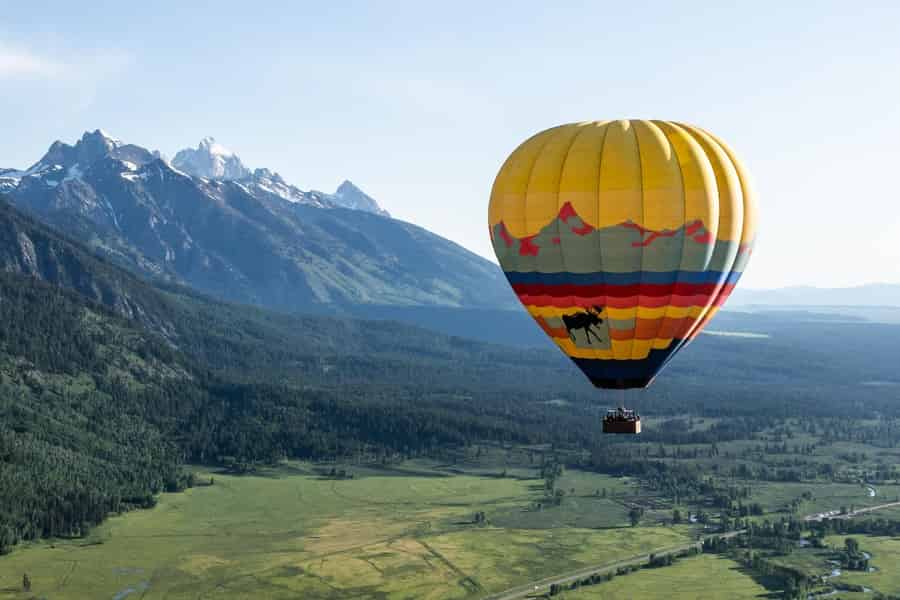 Teton Village: Grand Tetons Sonnenaufgang Heißluftballonfahrt. Foto: GetYourGuide