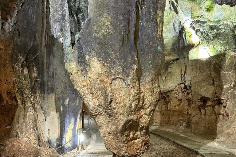 From Albir, Benidorm & Calpe: Jalon & Caves of Skulls Tour From Calpe with Meeting Point at Suitopia