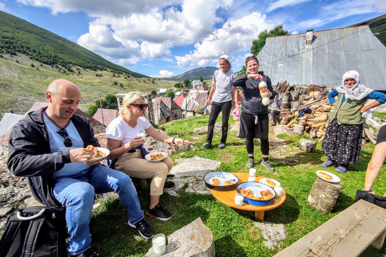 Sarajevo: Highlands Path Guided Hike with Lunch