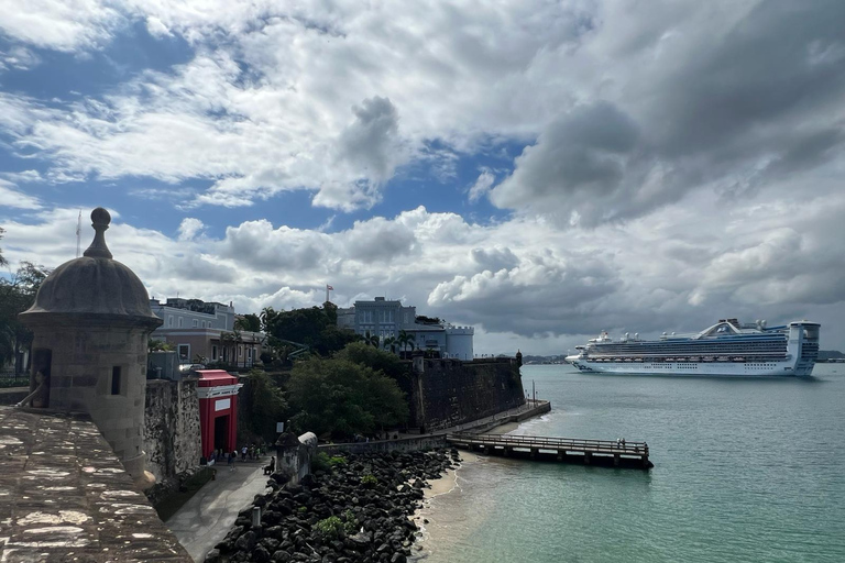 Old San Juan: Walking Tour with Shopping and Hotel Transfer