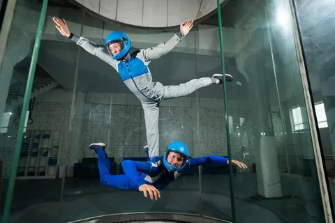 Z Krakowa: Lekcja indoor skydivingu z prywatnym transferem