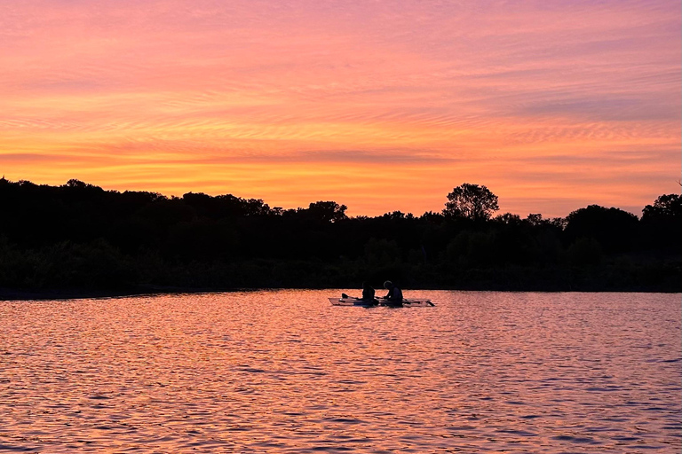 Grapevine Lake: Clear Kayak Tour
