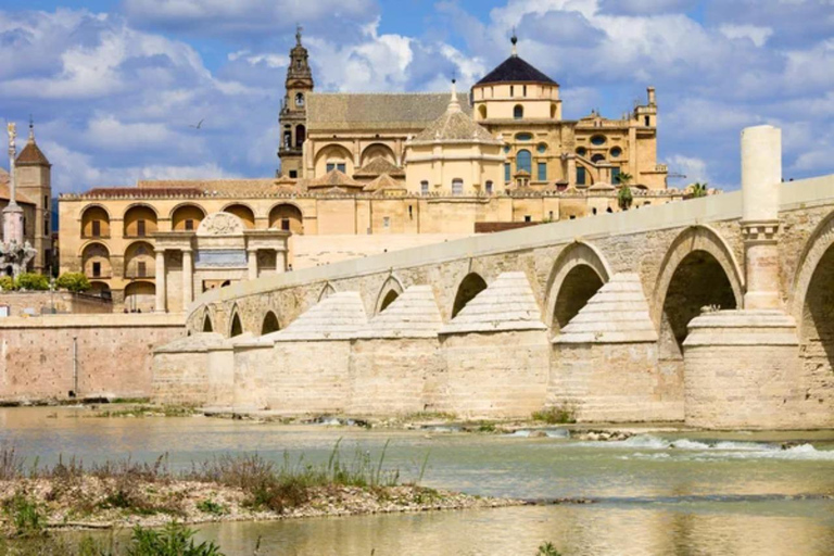 Sevilha a Córdoba com tempo livre ou Mesquita e SinagogaVisita guiada a Córdoba, Mesquita e Sinagoga.