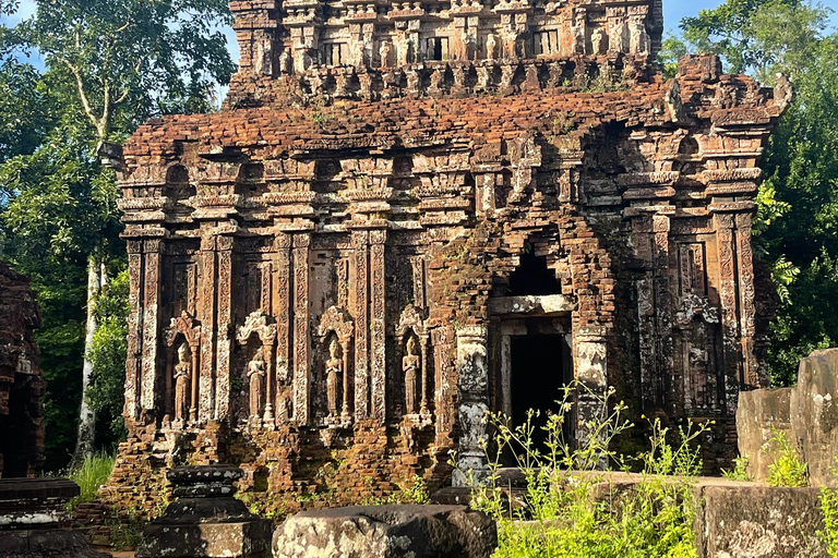 Hoi An: My Son Sanctuary Guided Tour with Lunch & Boat Trip Hoi an : My Son Sanctuary Guided tour. Lunch. boat trip