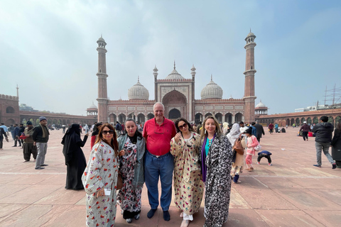 Z lotniska w Delhi: Wycieczka po Starych i Nowych Delhi z przewodnikiemCałodniowa wycieczka po Nowym i Starym Delhi z samochodem, przewodnikiem i opłatami wstępu