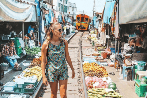 Tour della ferrovia e del mercato galleggiante di Maeklong