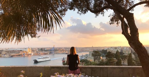 Valletta: Private Photoshoot in Old Town, Harbour & Gardens