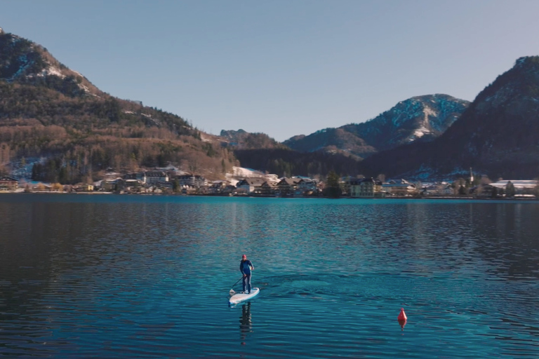 Fuschlsee: Winter Stand-Up Paddleboard &amp; Thee met gidsFuschlsee: begeleide winterstand-up paddleboard en thee