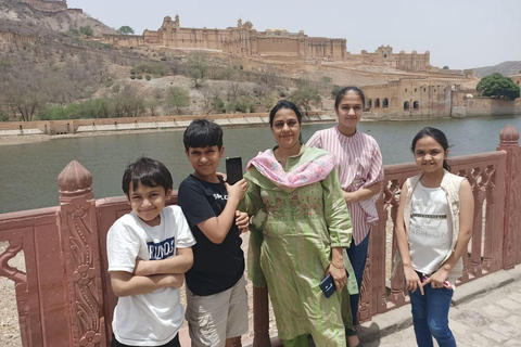 From Delhi: Jaipur Royal Heritage & Artisan Craft Day Tour From Delhi : With Monuments Entry Tickets