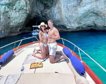 Amalfi: Private Capri Bootstour mit Getränken und Blauer Grotte