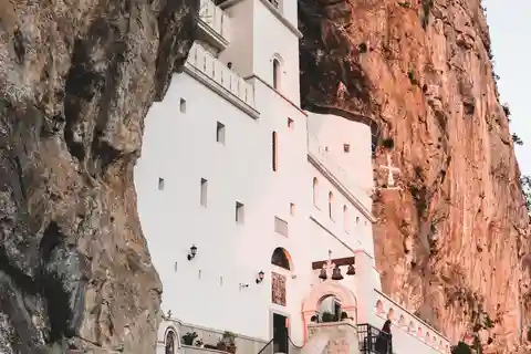 Монастырь Острог из Подгорицы-частный тур