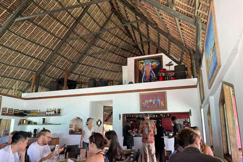 Zanzibar: Las Jozani, Jaskinia Salaam i restauracja RockLas Jozani, jaskinia Salaam i restauracja The Rock. Bez transportu.