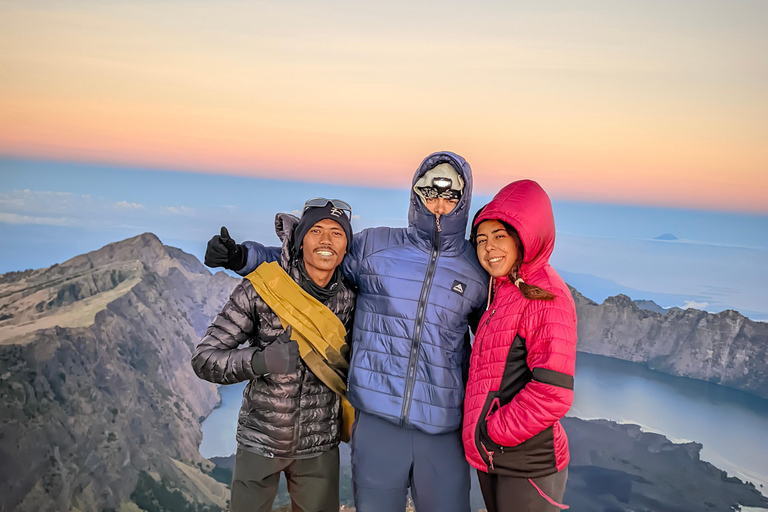 Lomnok Hiking: Mount Rinjani 3Days_2Night Sembalun to senaru