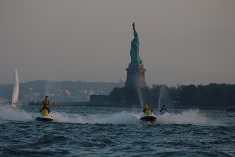 Vanuit Jersey City: Manhattan Jet Ski TourJetskitour door New York City van 1 uur - solo