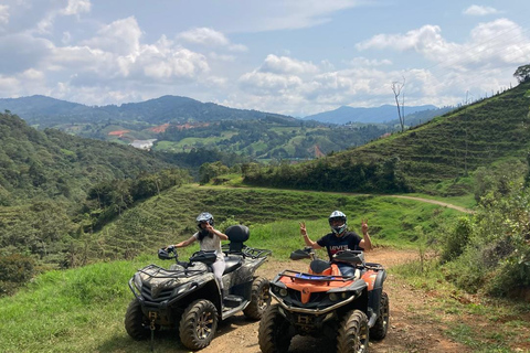 Medellín: TOUR privato in ATV 1.5H Include la cascataMedellín: TOUR privato in ATV 1,5H Con cascata inclusa