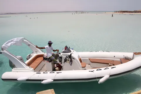 Makadi: Crociera in motoscafo sull'isola di Giftun fino a Orange Bay e pranzo