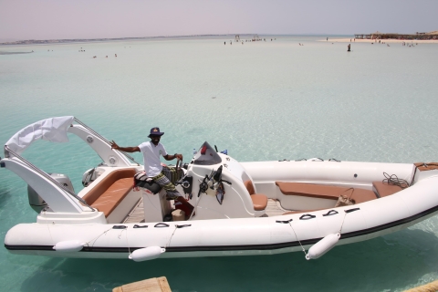 Hurghada: Lancha Rápida Privada de Lujo con Snorkel y Frutas.