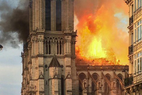 Guided Visit of Notre Dame and Île de la Cité | Small Group Group Tour in Italian