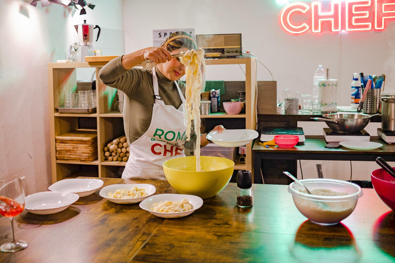 Rome: Traditionele Pasta met Cocktails Dronken KooklesGroepsklasse