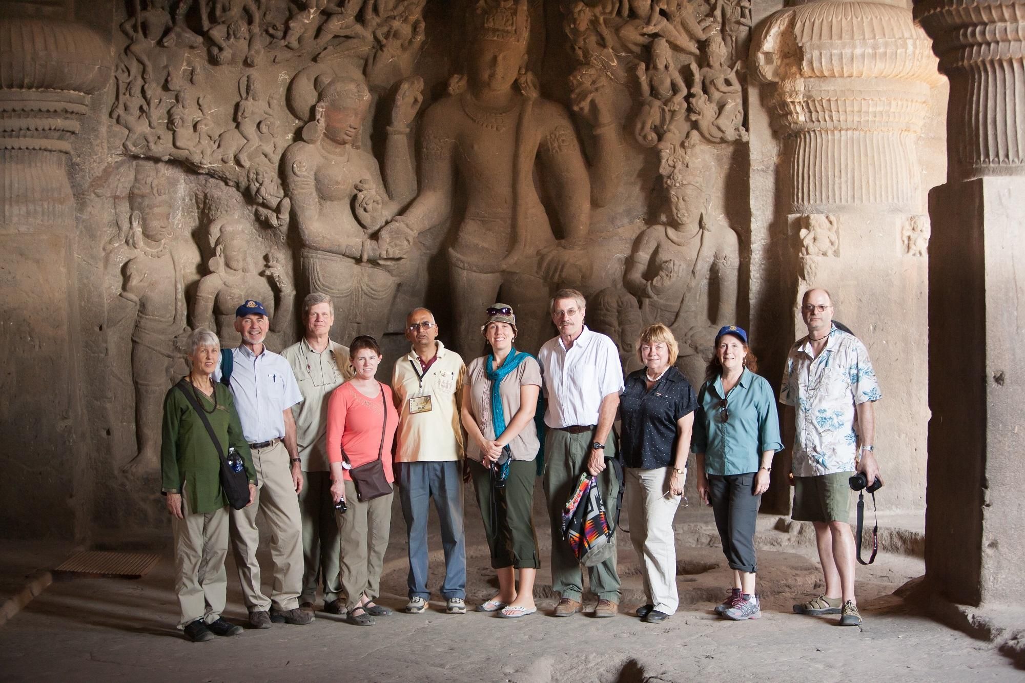Aurangabad: Ajanta & Ellora Höhlen Tagestour (ohne Guide)