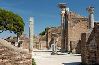 Rom: Kultureller Ausflug nach Ostia Antica und zu ihren Tempeln.