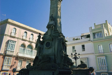 Cádiz: Walking Tour with Tapas and Drinks