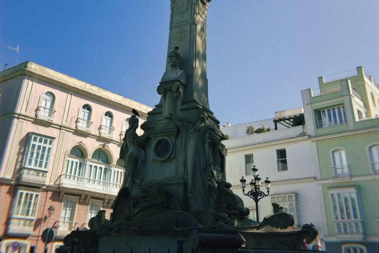 Cádiz: Walking Tour with Tapas and Drinks