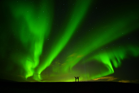 雷克雅未克：南海岸奇观和北极光之旅