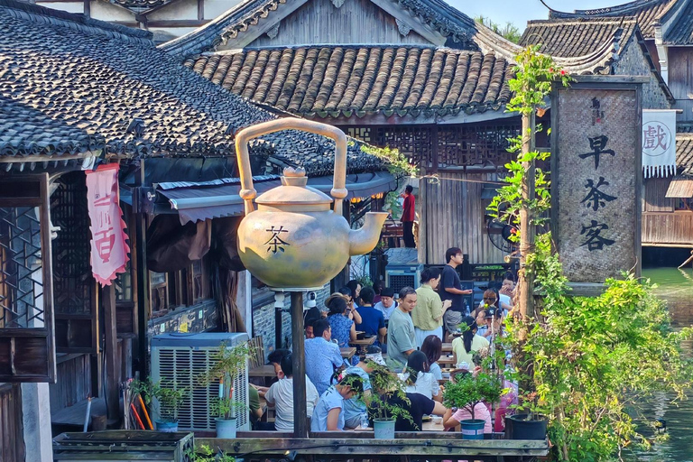 Shanghai: tour privato di 1 giorno a Wuzhen con laboratorio di tintura indaco4 viaggiatori e più