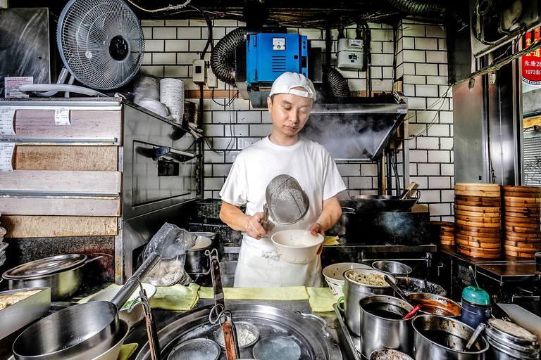 Taipei: Formosa Flavours Food Tour with 12+ Tastings