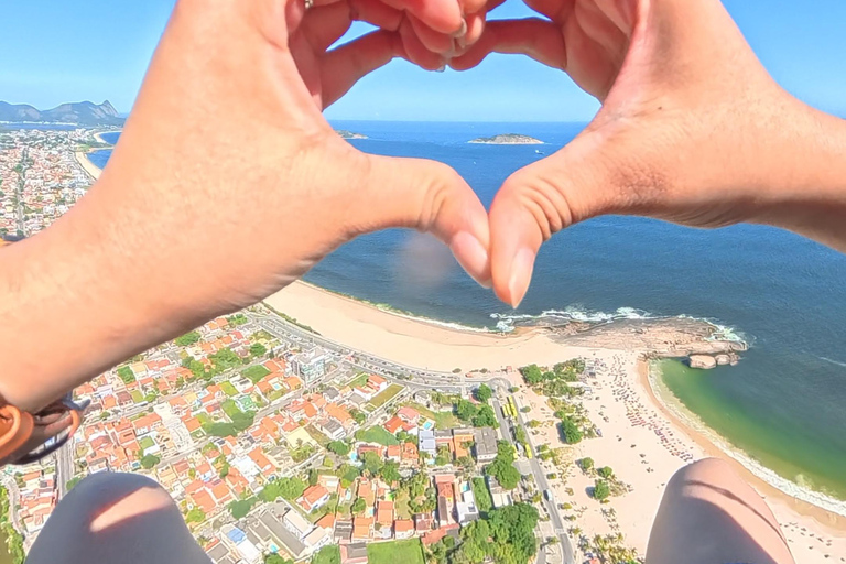 Niterói: Tandem Paragliding Flight with Luciano Miranda – No prior training required. Niterói: Tandem Paragliding Flight with Luciano Miranda – No Training Required