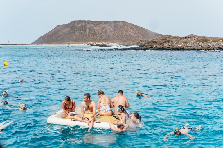 From Corralejo: Round-Trip Ferry Transfer to Lobos Island Transfer with Hotel Pickup and Drop-off
