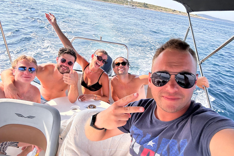 Ze Splitu/Trogiru: Błękitna Laguna i 2 wyspy - pół dnia prywatnieZe Splitu: prywatna półdniowa wycieczka do Błękitnej Laguny i Šolta Nečujam