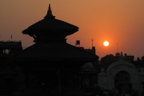 From Kathmandu: Bhaktapur Sunrise Photo Tour with Breakfast
