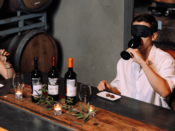 Degustação sensorial de vinhos com chocolates em Rondo del Valle