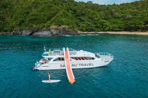 Phuket : Excursion d'une journée aux îles Phi Phi et à l'île de Khai