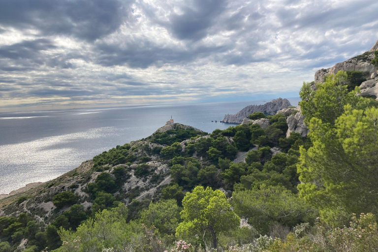 Calanques Ridge Trek with Panoramic Mediterranean Views