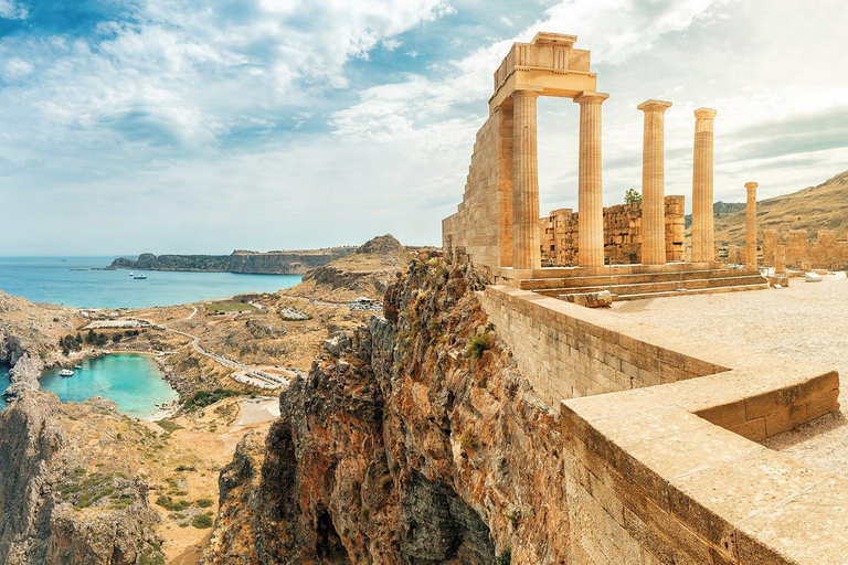 Rodi: Gita guidata in autobus al villaggio di Lindos e alle Sette Sorgenti