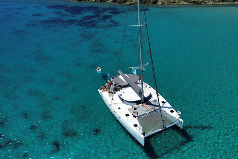 Heraklion: Crucero en catamarán en grupo reducido por la isla de Dia con comidaCrucero privado en catamarán con servicio de recogida y regreso del hotel