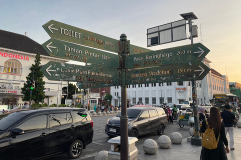 Malioboro Street Walking Tour with local snacks tasting