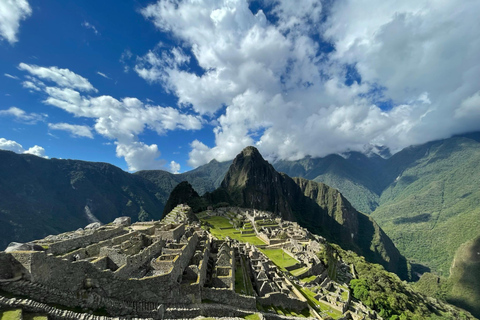 Sacred Valley + Machupicchu 2D/1N Valle Sagrado + Machupicchu 2D/1N (return by train)