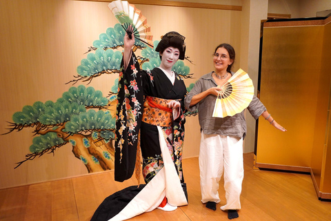 Tokyo: Japanese Culture Experience & Artist Talk (12 seats) Tokyo Nihonbashi: Exclusive Rakugo Show & Artist Talk