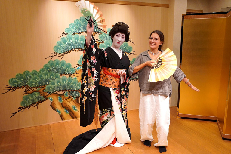 Tokyo: Japanese Culture Experience & Artist Talk (12 seats) Tokyo Nihonbashi: Exclusive Rakugo Show & Artist Talk