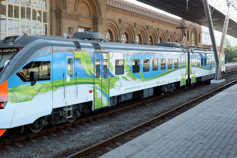 Découvrez Gyumri en train, la ville de l'art et de la culture