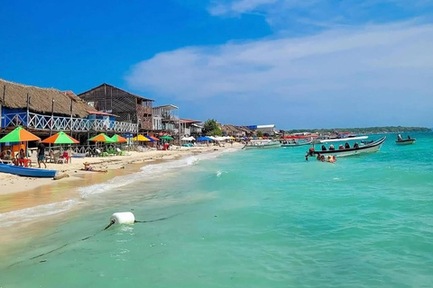 From Cartagena: Barú - Playa Tranquila Day Trip with Lunch