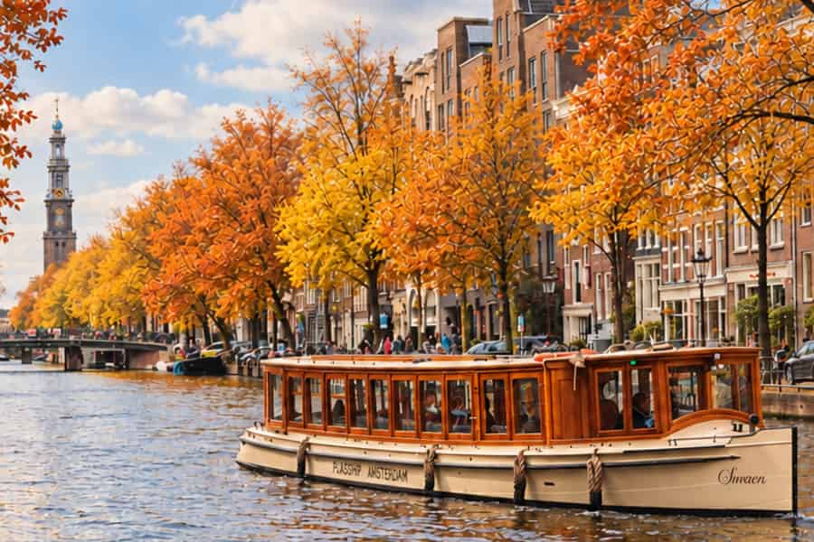 Amsterdam: Grachtenfahrt mit Option für unbegrenzte Drinks & Snacks. Foto: GetYourGuide Amsterdam: Grachtenfahrt mit Option für unbegrenzte Drinks & Snacks. Foto: GetYourGuide